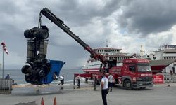 Freni boşalan tır denize düştü: Kocaeli'de faciadan dönüldü