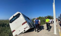 Antalya'da servis şarampole uçtu: Çok sayıda yaralı var