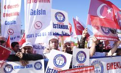 Kartal'da "kademeli emeklilik" talebiyle miting düzenlendi