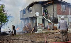 Bursa'da samanlık yangını: 2 ev ile 1 samanlık zarar gördü