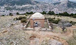 Gıj Gıj Baba Türbesi, define avcıları tarafından tahrip edildi