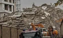 Nijerya'da 3 katlı bina çöktü: 7 kişi öldü