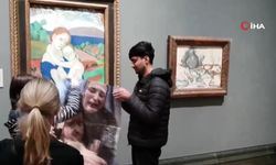 Aktivistler İsrail'e silah satışını Picasso'yu hedef alarak protesto etti