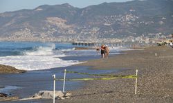 Alanya'da 20 yaşındaki gencin cansız bedeni sahile vurdu