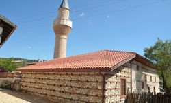 Antalya'daki 600 yıllık Sarıhacılar Camii sapasağlam ayakta duruyor