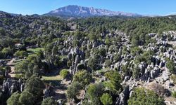 Turistlerin uğrak noktası Adam Kayalar