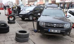 Oto lastikçilerde kış lastiği yoğunluğu yaşanıyor