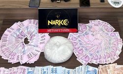 Polisten kaçan araçta 1 kilogram narkotik madde ele geçirildi