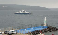 Çanakkale'yi fırtına vurdu: Feribot seferleri iptal