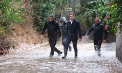 Bodrum'da belediye ekiplerinden yağmur mesaisi