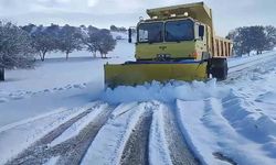 Kırıkkale'de kardan kapanan yollar ulaşıma açıldı