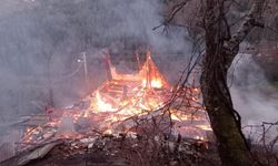 Kastamonu’da bir ev yangında kullanılamaz hale geldi