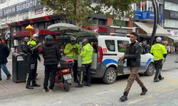 Bolu'da polis, yasak olan caddeye giren sürücülere göz açtırmadı