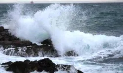 Meteoroloji'den Karadeniz ve Akdeniz'de fırtına uyarısı