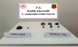 Kars'ta bir otomobilde tarihi eser ele geçirildi