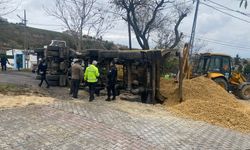 İstanbul'da İSKİ çalışmasında yol çöktü