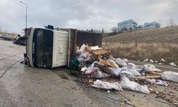 Ankara'da feci kaza! Hafriyat kamyonu 11 araca çarparak devrildi