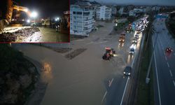 Antalya'da yoğun yağış: Yollar göle döndü, evleri su bastı