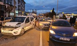 Afyonkarahisar'da yaşanan zincirleme kazada 7 kişi yaralandı