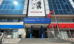 Menderes belediye başkan yardımcısı makamında saldırıya uğradı