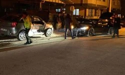 Bursa'da 2 otomobil çarpıştı: 3 yaralı