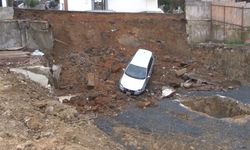 Kartal'da toprak kayması: Binadakiler tahliye edildi