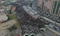 İmamoğlu'na desteğe giden vatandaşlara polis biber gazıyla müdahale etti