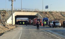 Denizli'de felaket gibi kaza: Midibüs devrildi, 4 ölü