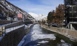 Türkiye’nin en hızlı akan çayı buz tuttu