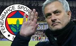 Fenerbahçe teknik direktörü Jose Mourinho açıklama yapıyor