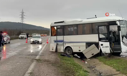 Balıkesir'de işçileri taşıyan servis kaza yaptı: 4 yaralı