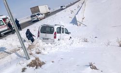 Kars’ta otomobil ile ticari araç çarpıştı: 9 yaralı