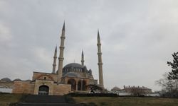 Selimiye Camisi'nin minareleri mahyayla süslenmeye başlandı