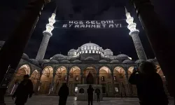 Seyahat eden bir kişi iftar vaktini hangi bölgeye göre belirler?