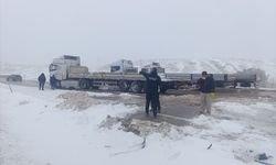 Kayseri'de kar ve tipiden mahsur kalan 911 kişi kurtarıldı