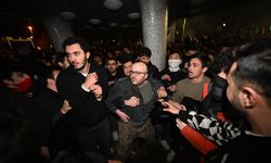 Saraçhane’de Gerilim! İBB Binasına Girmeye Çalıştılar