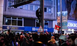 Başkentte 2 polis izinsiz gösteriye müdahale ederken yaralandı