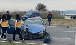 Çanakkale'de iki araç çarpıştı: 7 yaralı