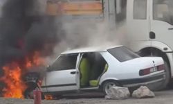 Tofaş-Fiat marka otomobil alev alev yandı