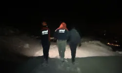 Ağrı Dağı'nda mahsur kalan kişi kurtarıldı