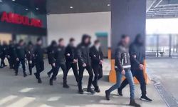 İzmir merkezli dolandırıcılık operasyonu: 25 şüpheli tutuklandı
