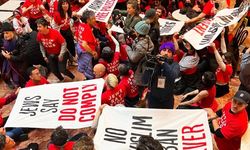 Yahudi protestocular Trump Tower'ı işgal etti: 98 gözaltı