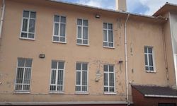 İstanbul'da depremde hasar gören 4 okul boşaltıldı