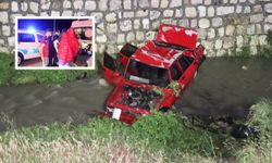Babasından kaçırdığı araçla dereye uçtu