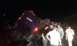 Araç tıra çarptı: Çok sayıda yaralı var