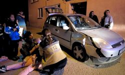 Arka Koltuktaki Çocukların Sorusuna Cevap Verdiği Anda Kaza Yaptı