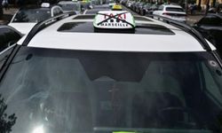 Fransa genelinde taksi şoförleri eylem düzenledi