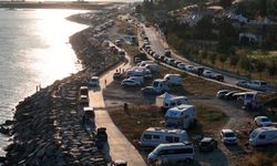 Beylikdüzü sahili karavan kaosu: tatilciler ve karavancılar arasında gerilim