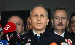 Bakan Yerlikaya duyurdu: Çanakkale'deki yangında 2 bin 220 kişi tahliye edildi