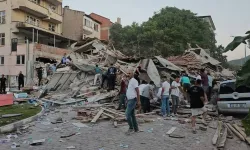 Depremde yaralanan kişilerin tedavisi sürüyor